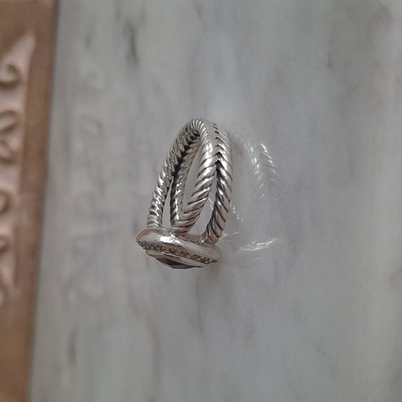 Authentic David Yurman Petite Albion Garnet ring - Picture 5 of 16